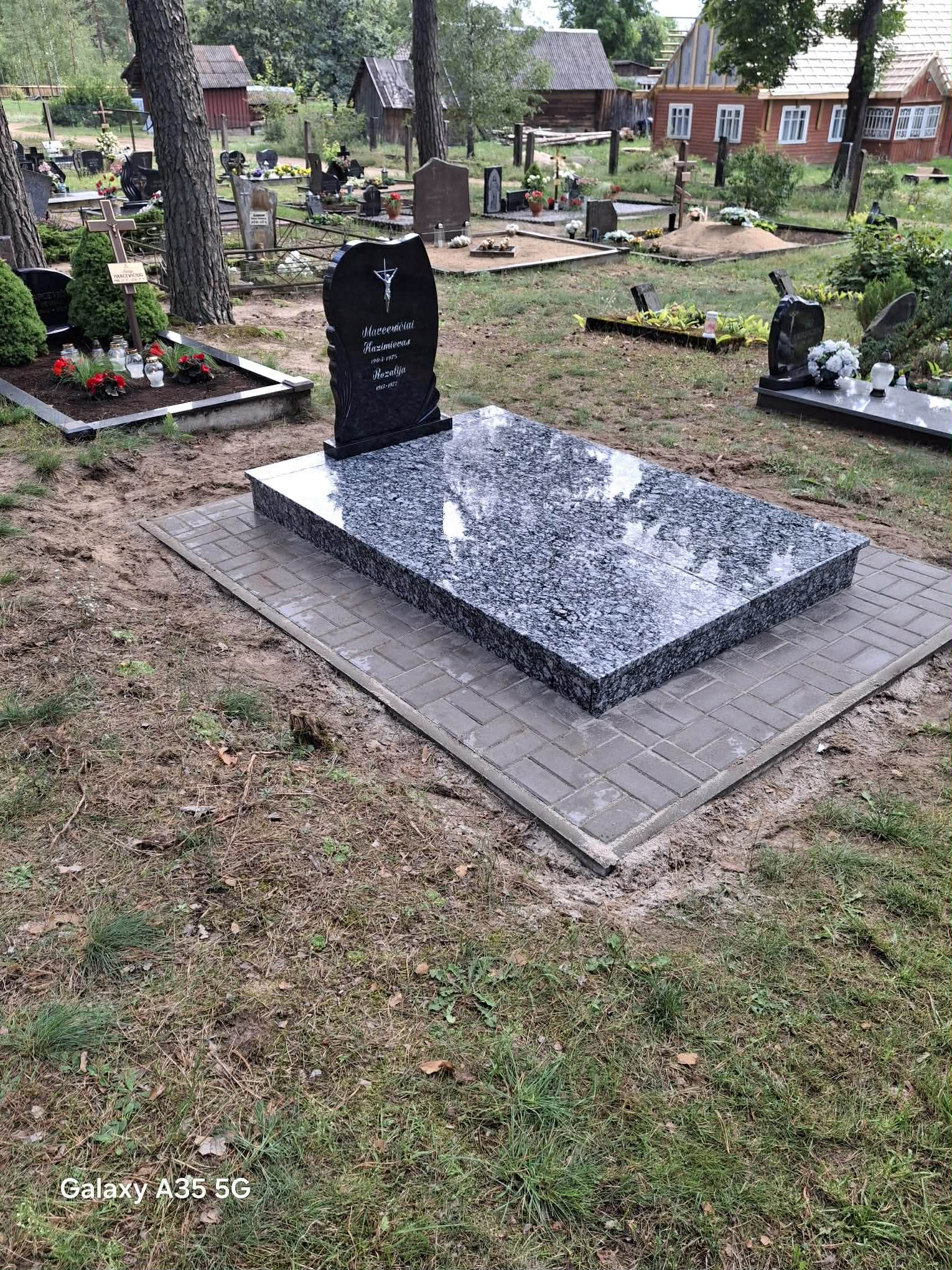 Paminklo atnaujinimo ir graviravimo darbų pavyzdys